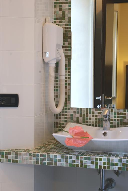 Hotel Versailles Roma Quarto foto